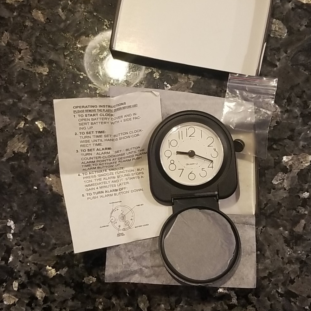 New travel alarm clock with battery